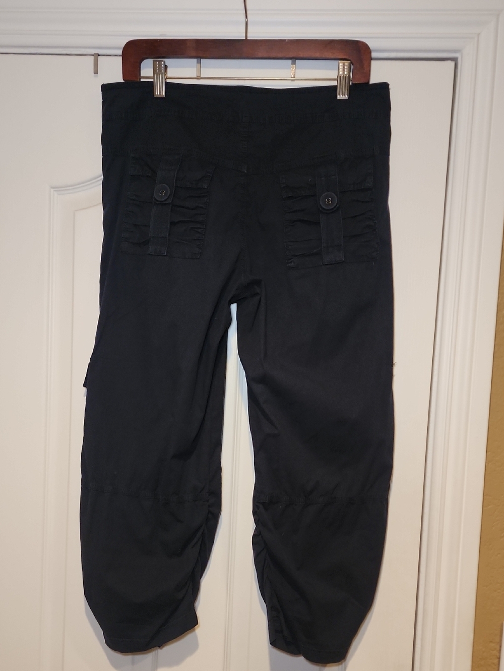 Wearables Black Cargo Drawstring Capri Pants, Sz. S - Picture 5 of 12